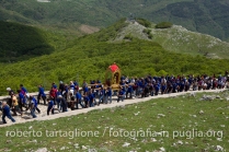 Viggiano (PZ), maggio 2013, celebrazioni per la Festa della Madonna Nera; la salita al Sacro Monte